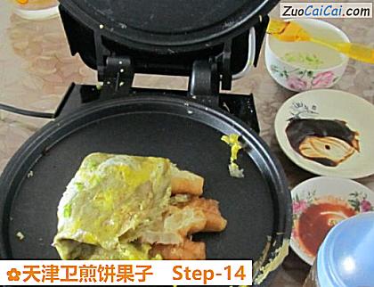 天津卫煎饼果子做法第十四步骤