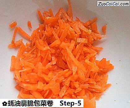 蚝油翡脆包菜卷做法第五步骤