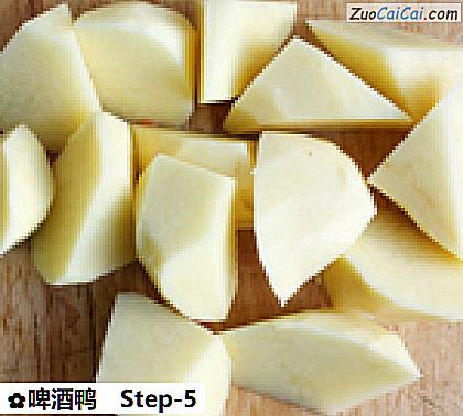 啤酒鸭做法第五步骤