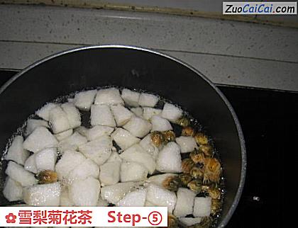 雪梨菊花茶做法第五步骤