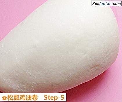 松瓤鸡油卷做法第五步骤