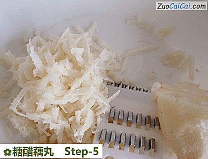 糖醋藕丸做法第五步骤