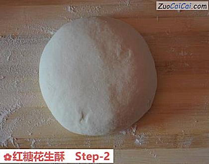 红糖花生酥做法第二步骤