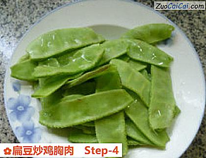 扁豆炒鸡胸肉做法第四步骤