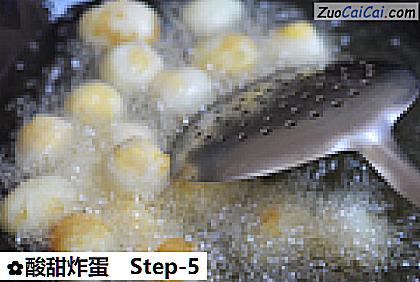 酸甜炸蛋做法第五步骤