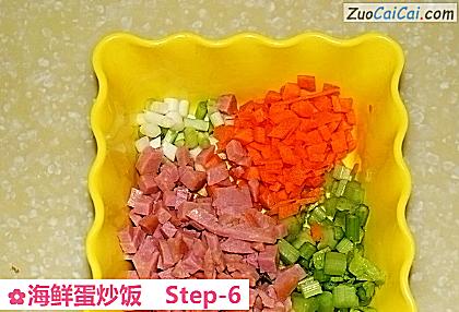 海鲜蛋炒饭做法第六步骤