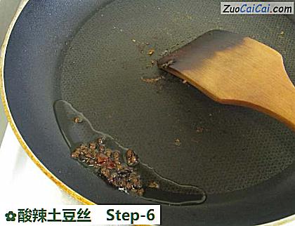 酸辣土豆丝做法第六步骤