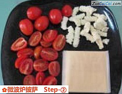 微波炉披萨做法第二步骤