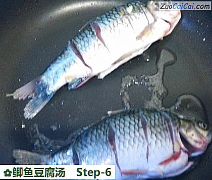 鲫鱼豆腐汤做法第六步骤