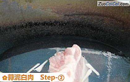 蒜泥白肉做法第二步骤