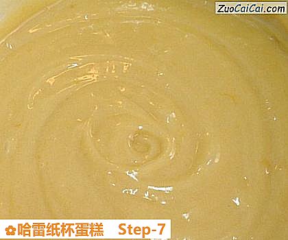 哈雷纸杯蛋糕做法第七步骤