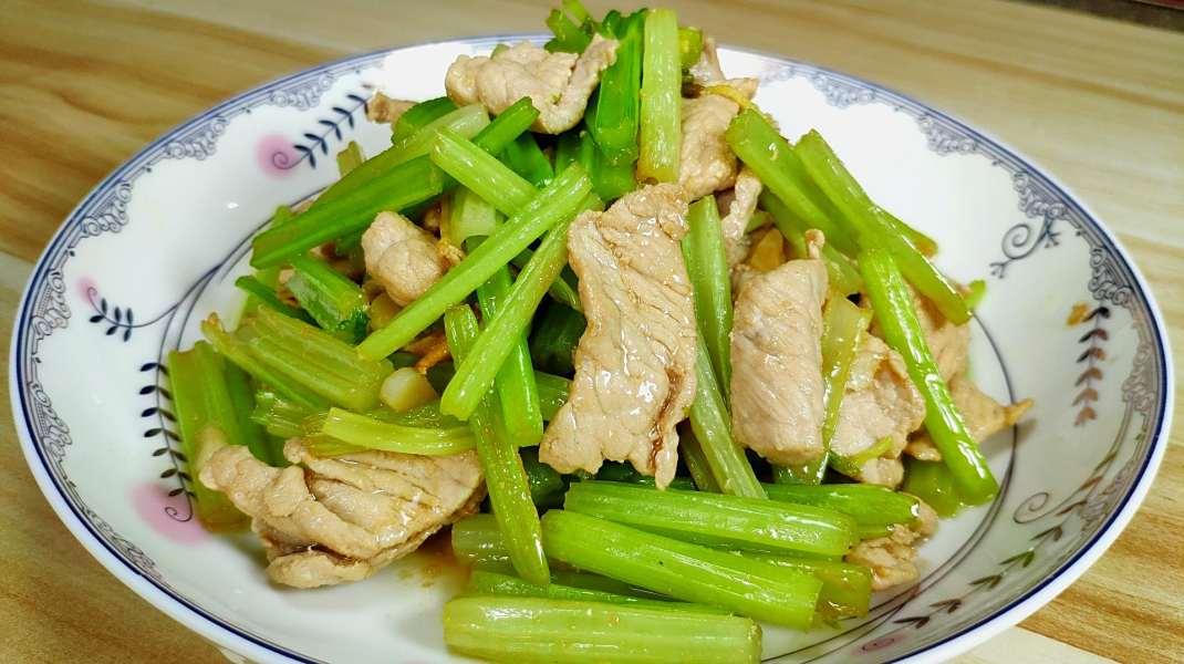 芹菜炒肉片cover-1