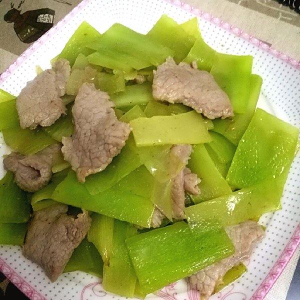莴笋炒肉片cover-1