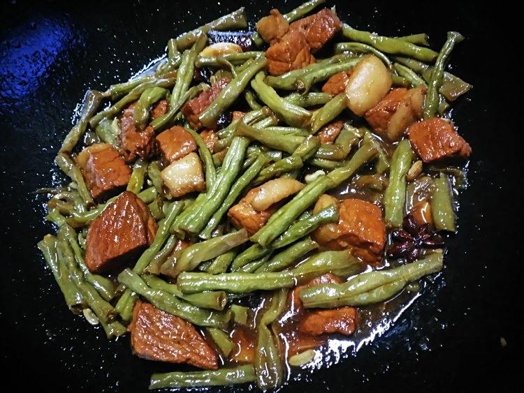 五花肉炖豆角cover-1