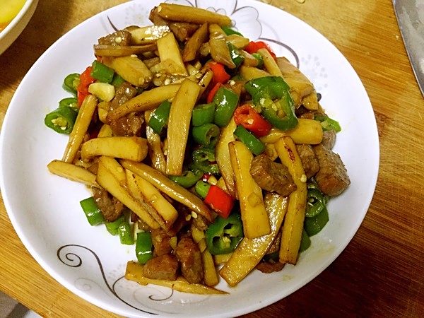鸡腿菇炒肉cover-1