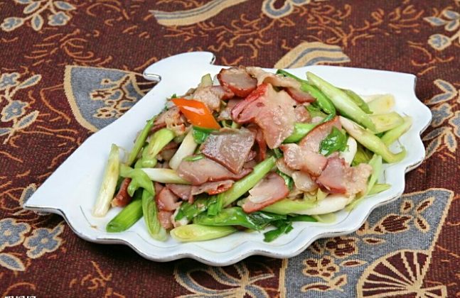 大蒜炒腊肉cover-1
