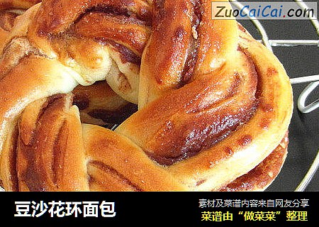 豆沙花环面包