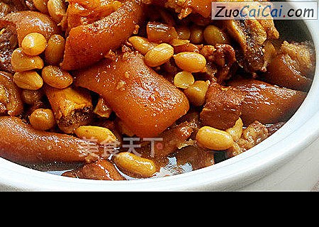 软糯可口下饭菜——花生焖蹄膀