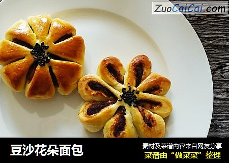 豆沙花朵面包