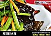芹菜拌木耳的做法