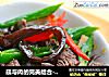 疏与肉的完美结合--木耳炒牛肉的做法