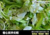 卷心菜炒尖椒的做法