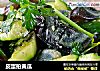 皮蛋拍黄瓜的做法