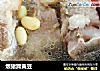 煨猪蹄黄豆的做法
