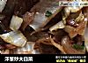 洋葱炒大白菜的做法