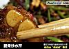 脆骨炒水芹的做法