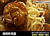 螺肉拌泡面的做法