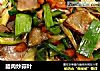 腊肉炒蒜叶的做法