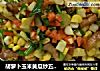 胡萝卜玉米黄瓜炒五花肉的做法