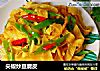 尖椒炒豆腐皮的做法