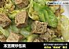 冻豆腐炒包菜的做法