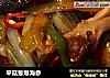 平菇葱爆海参的做法
