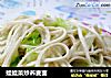 娃娃菜炒荞麦面的做法