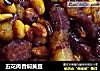 五花肉香焖黄豆的做法