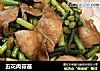 五花肉蒜苗的做法