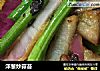 洋葱炒蒜苔的做法
