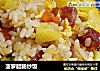 菠萝腊肠炒饭的做法