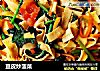 豆皮炒菠菜的做法