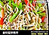 金针菇炒香芹的做法