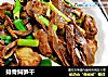 排骨焖笋干的做法