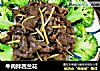 牛肉拌西兰花的做法