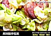 麻辣肠炒包菜的做法