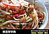 绿豆芽炒肉的做法